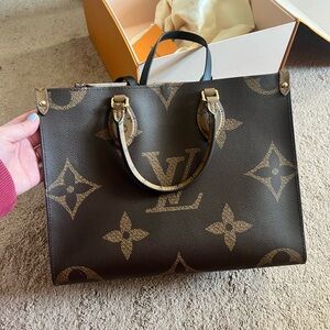 Louis Vuitton On The Go MM